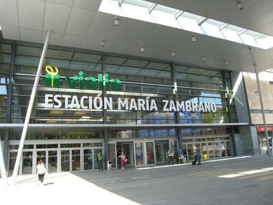 Infostays Maria Zambrano Malaga Bagian luar foto